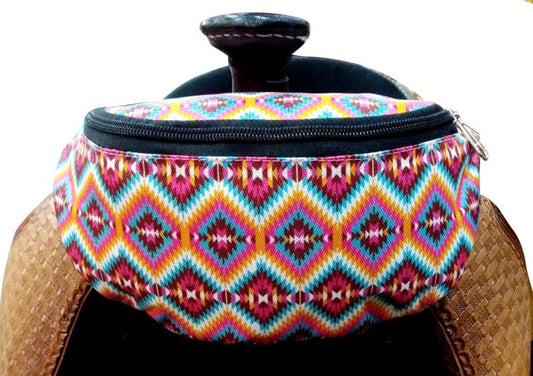 Showman Bright Pink Aztec Print Insulated Nylon Saddle Pouch