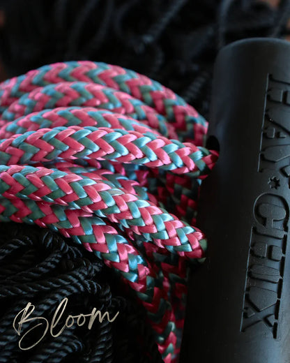 Hay Chix Half Bale Net - Colored Ropes