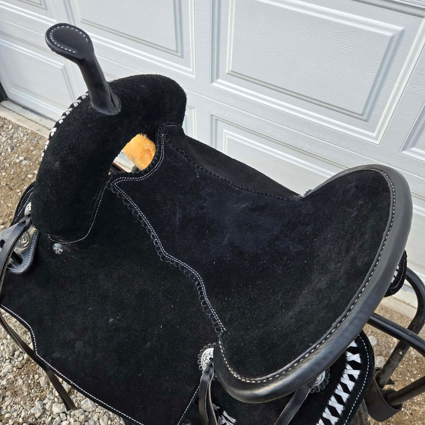 14" Tomahawk  Black Suede Lightweight X-Buckstitch Barrel Saddle