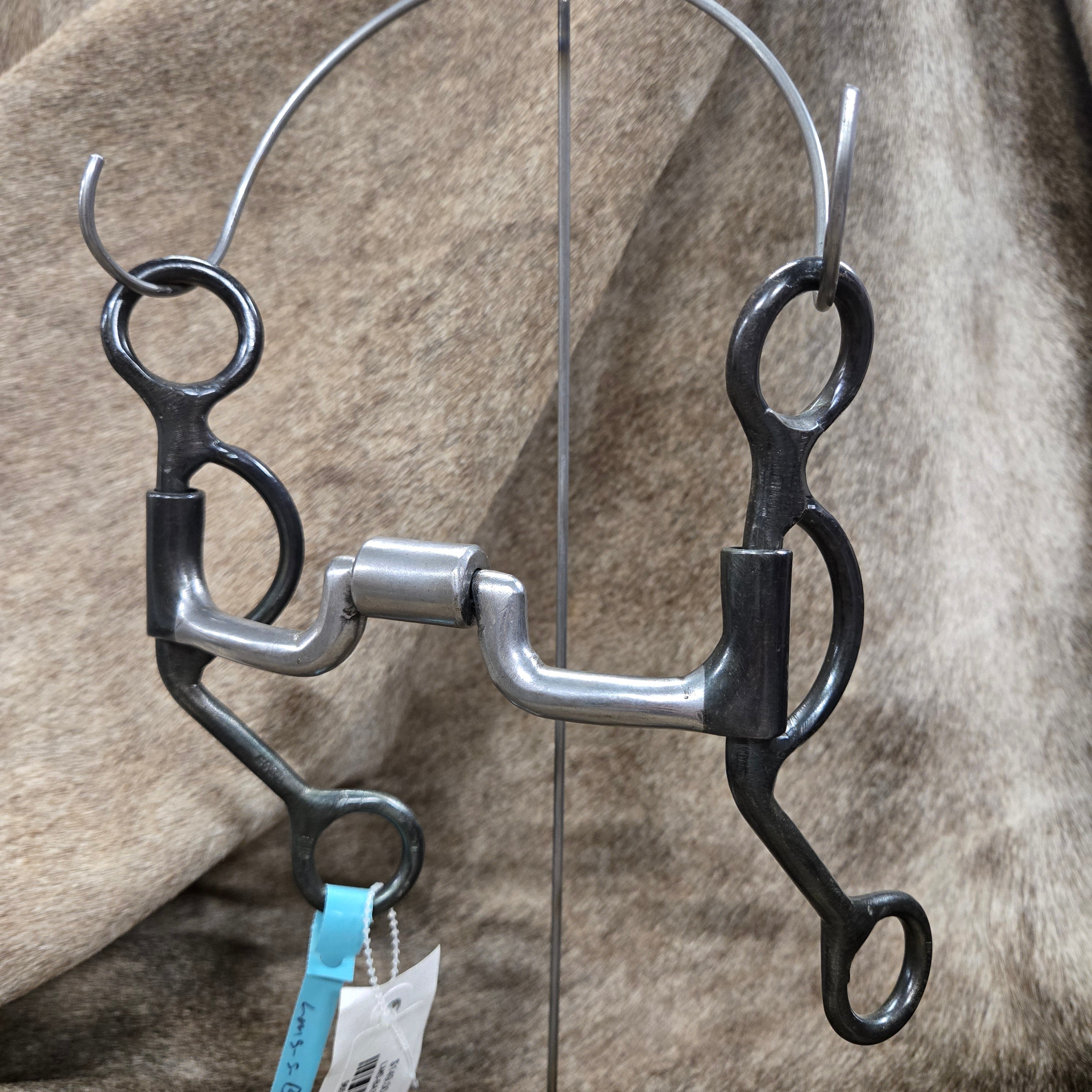 Speroni da dressage per donna con gambo a goccia 40 mm e con rotella Speroni da dressage per donna con gambo a goccia 40 mm e con rotella